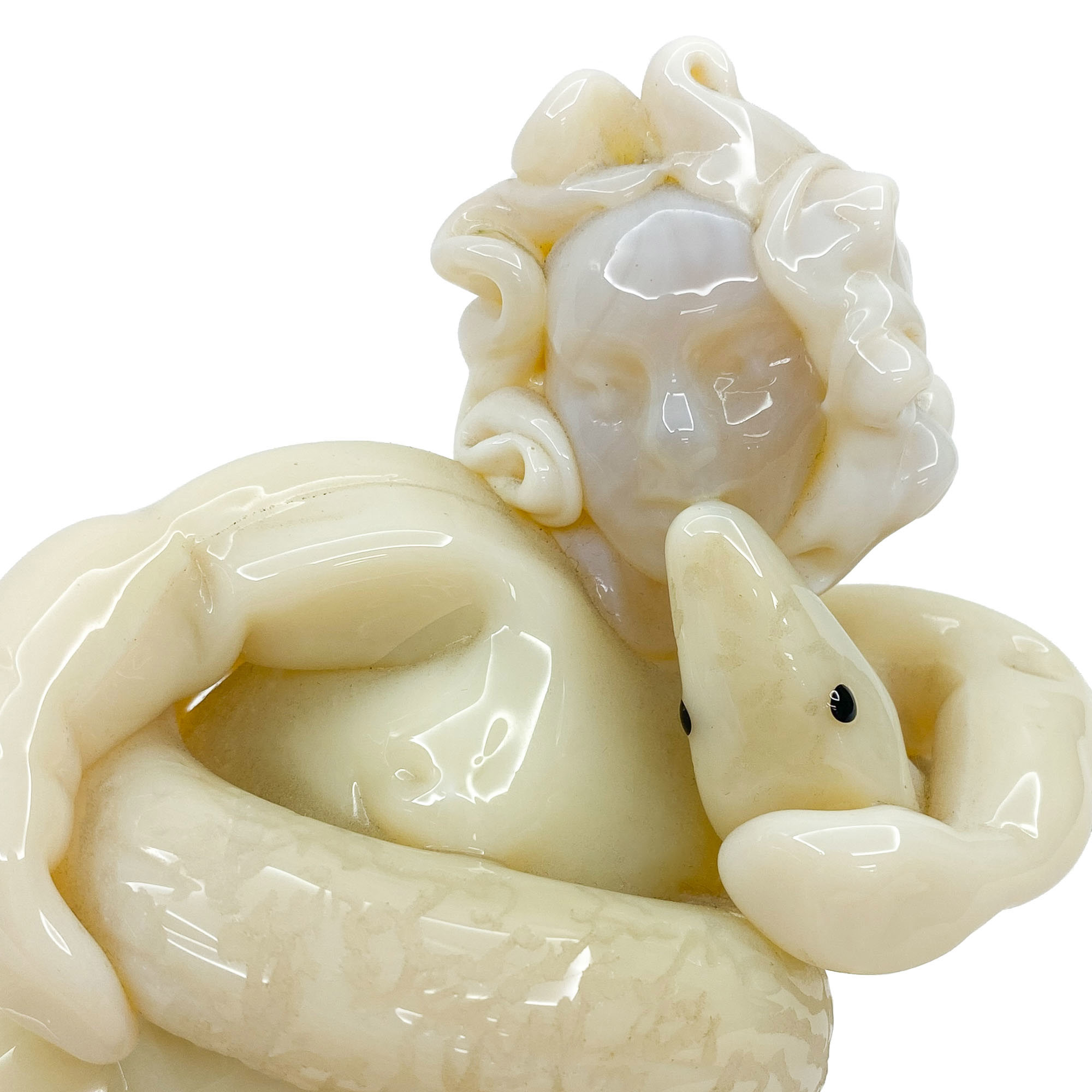 Scultura putto e serpe