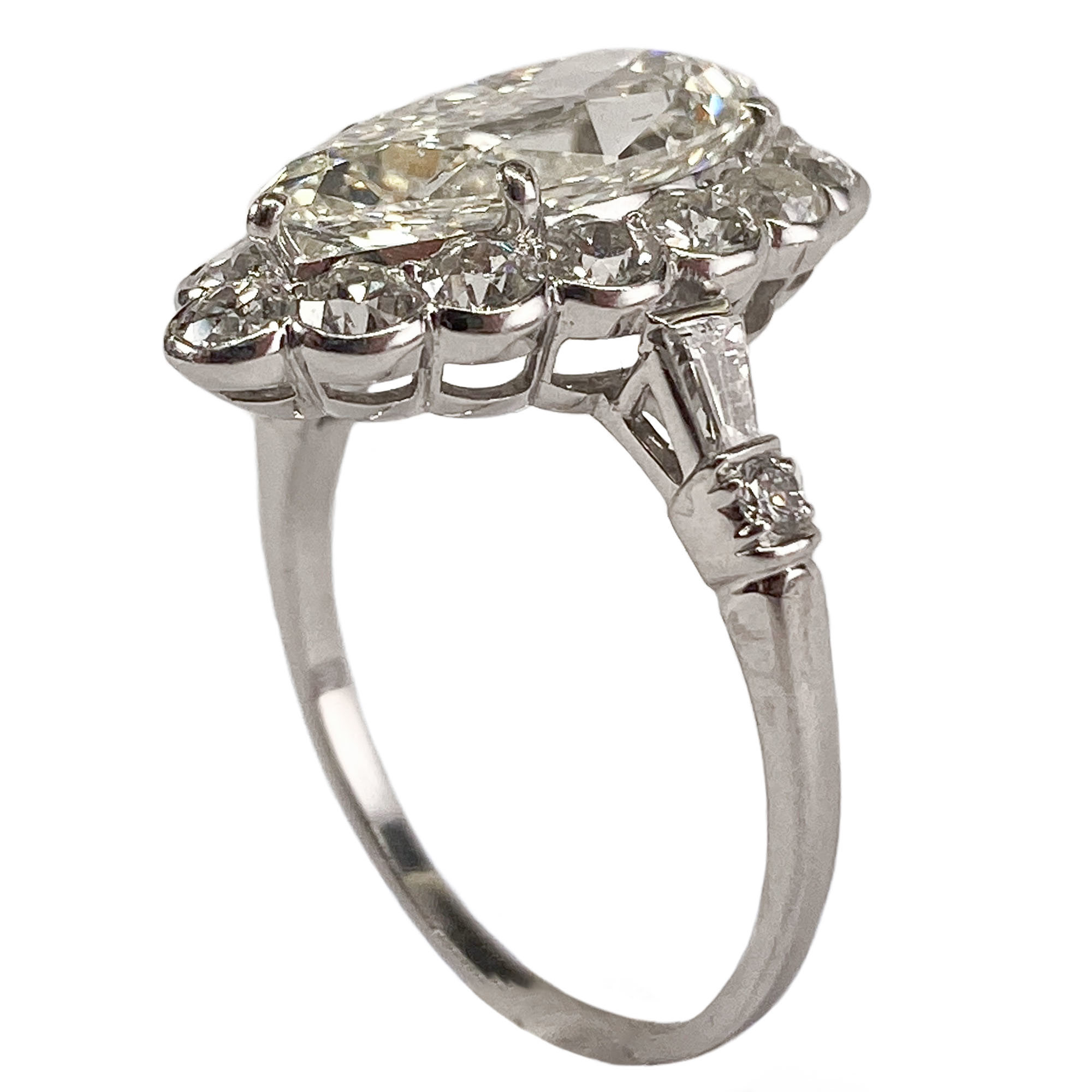 Anello diamante a goccia