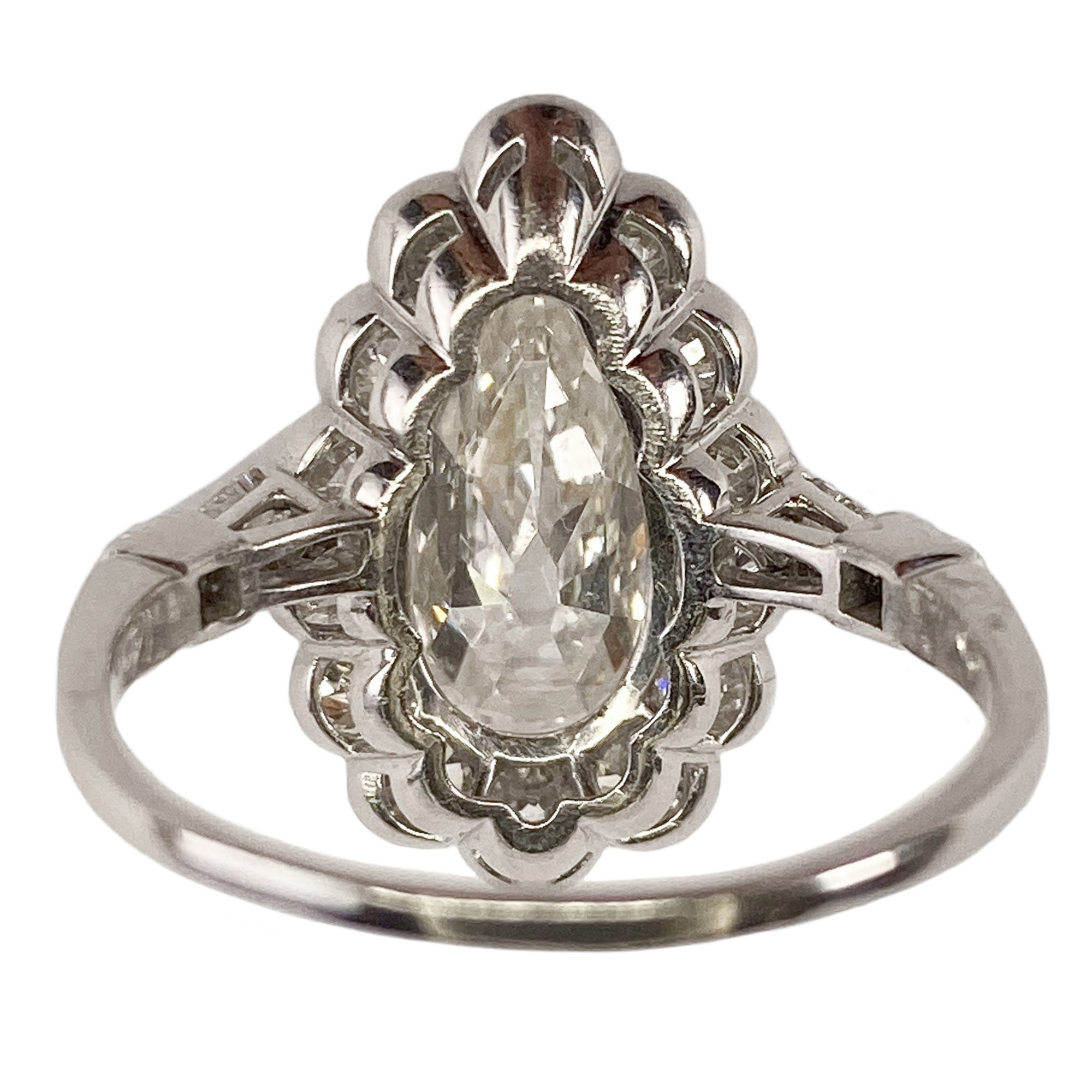 Anello diamante a goccia