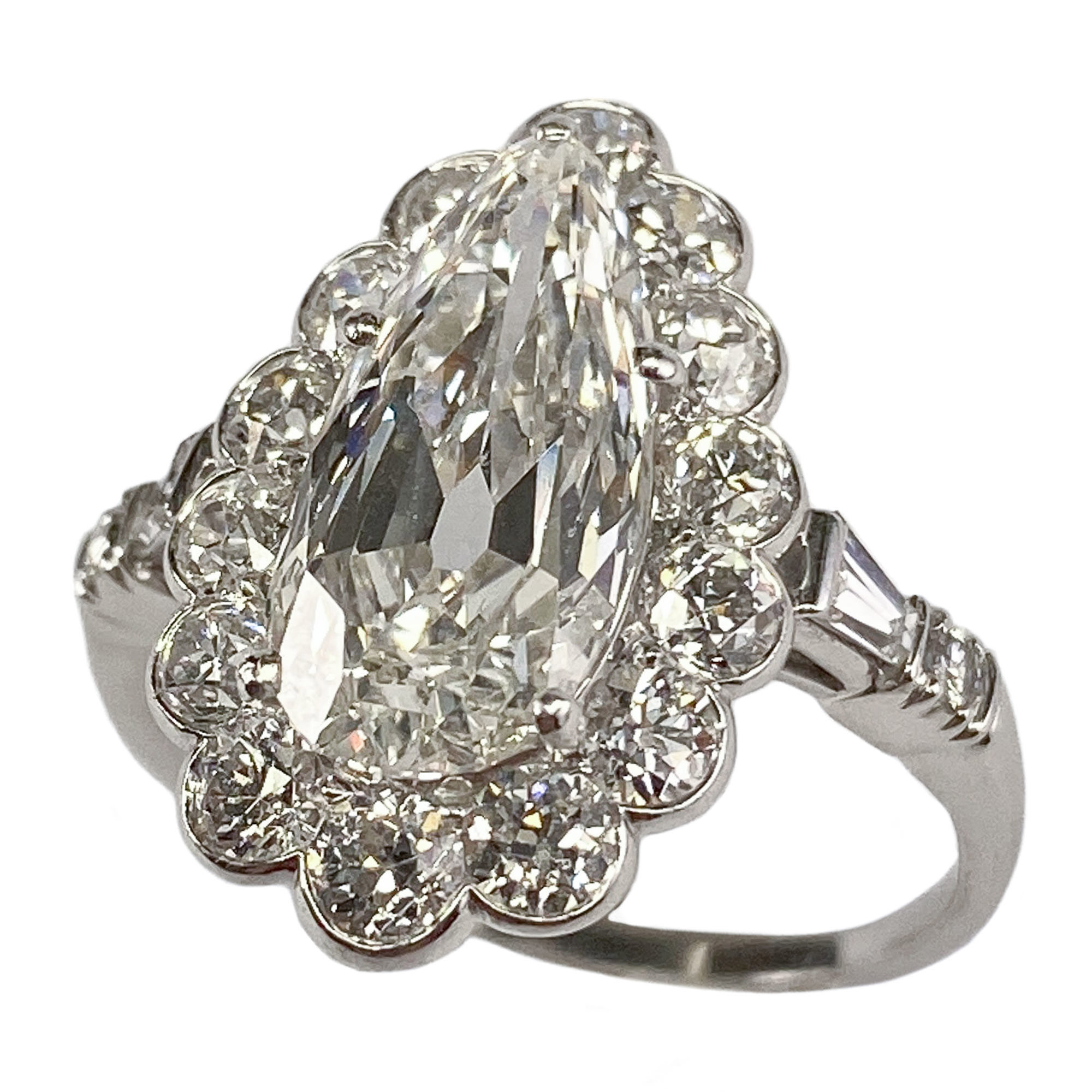 Anello diamante a goccia