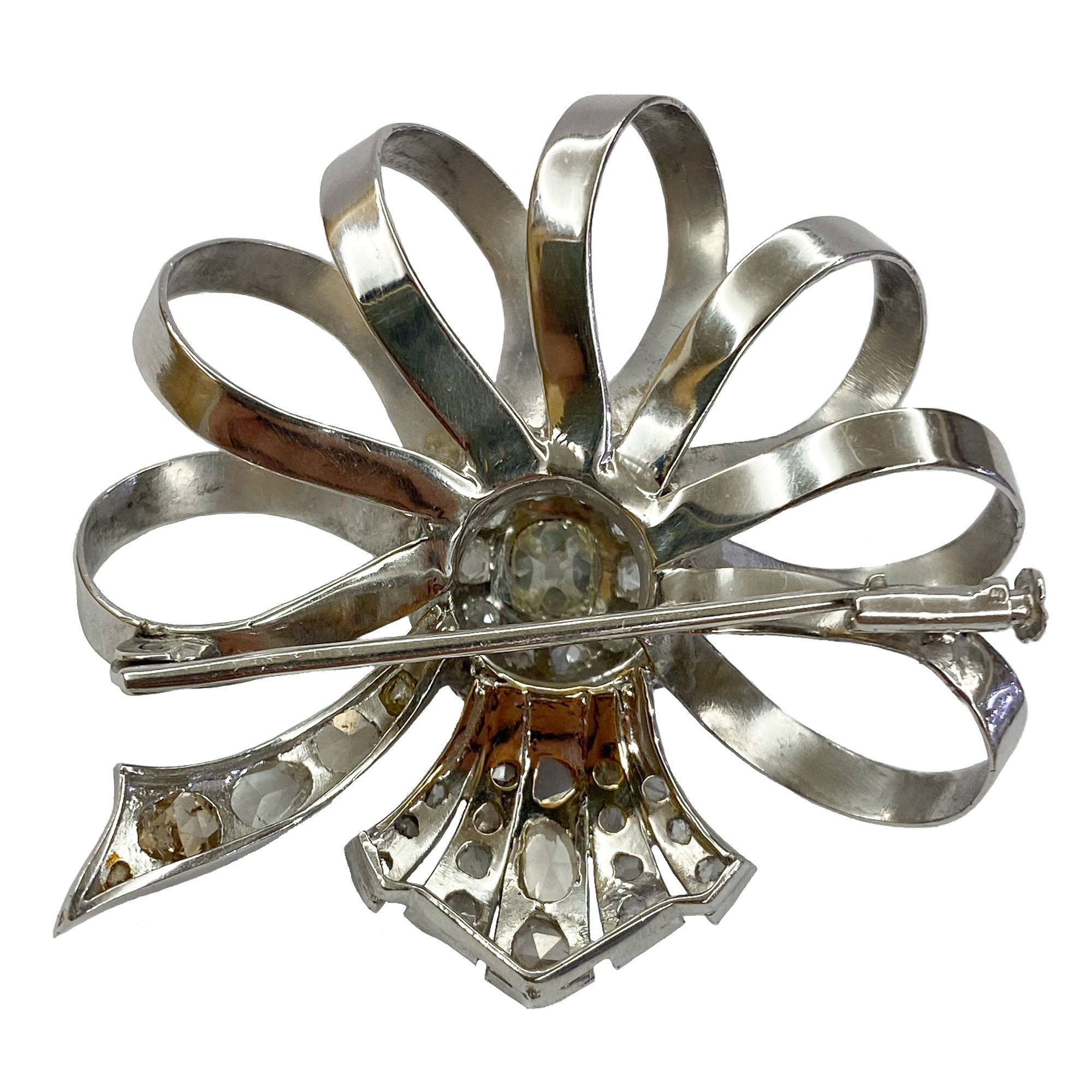 18 karat white gold ribbon brooch with diamonds - Italy 1940s