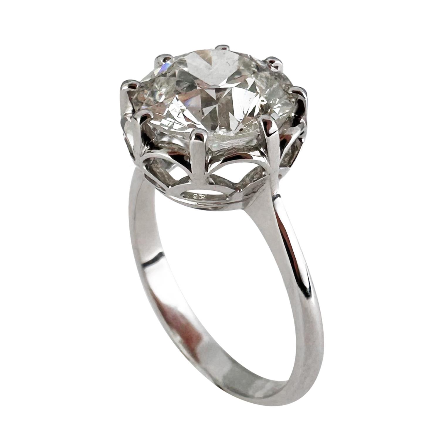 Solitaire ring