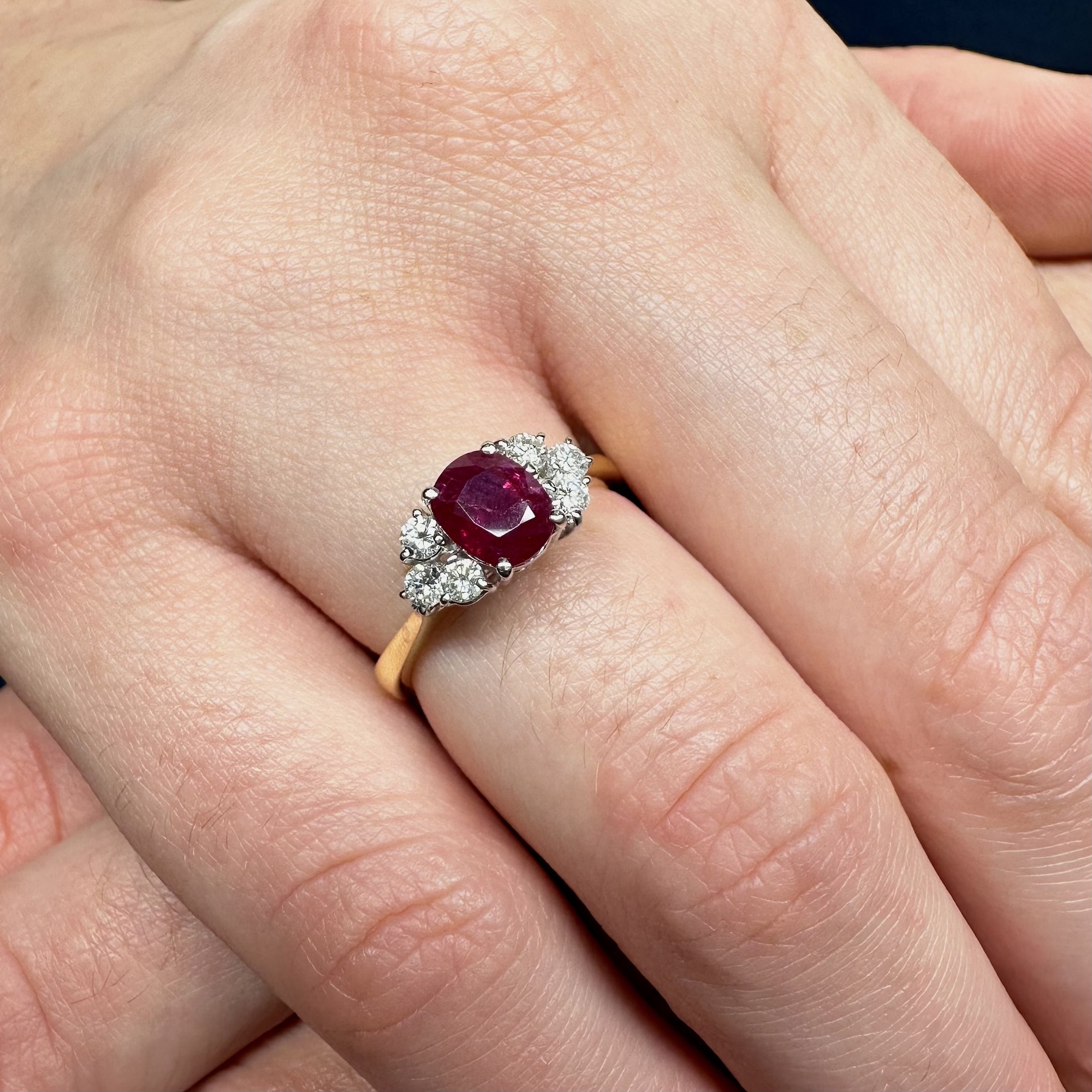 Anello rubino