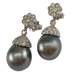 18 karat white gold earrings with grey pearls and diamonds - Italy