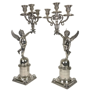 Candelabri a tre fiamme in argento 800 con putti alati - Italia anni '50