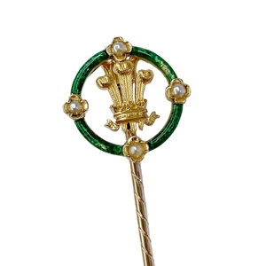 18 karat yellow gold coat pin with enamels and pearls - England early 1900s