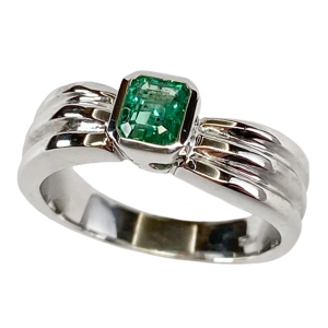 18 karat white gold ring with emerald - Italy 1980s